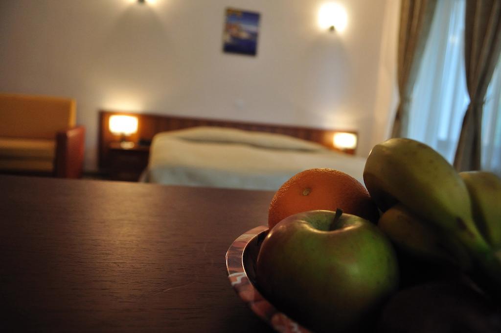 Fisherman'S Hut Family Hotel Beden Номер фото