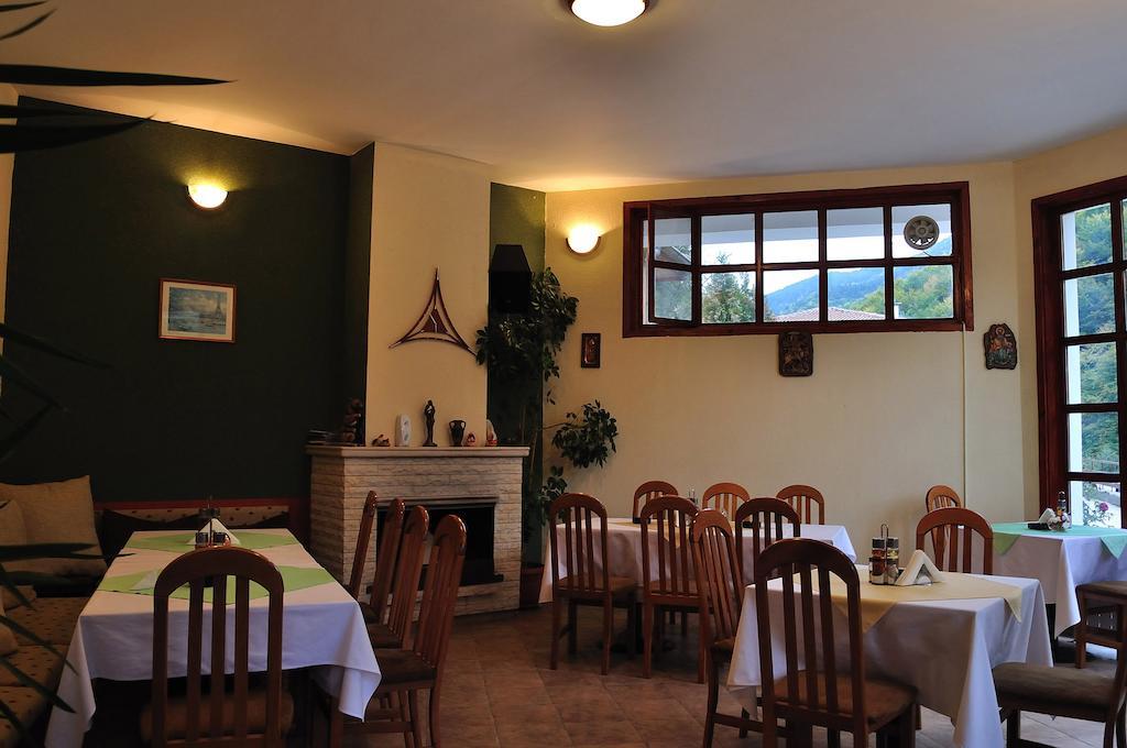 Fisherman'S Hut Family Hotel Beden Экстерьер фото