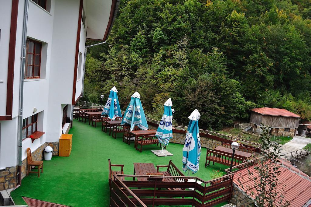 Fisherman'S Hut Family Hotel Beden Экстерьер фото