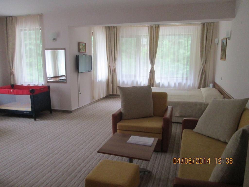 Fisherman'S Hut Family Hotel Beden Экстерьер фото
