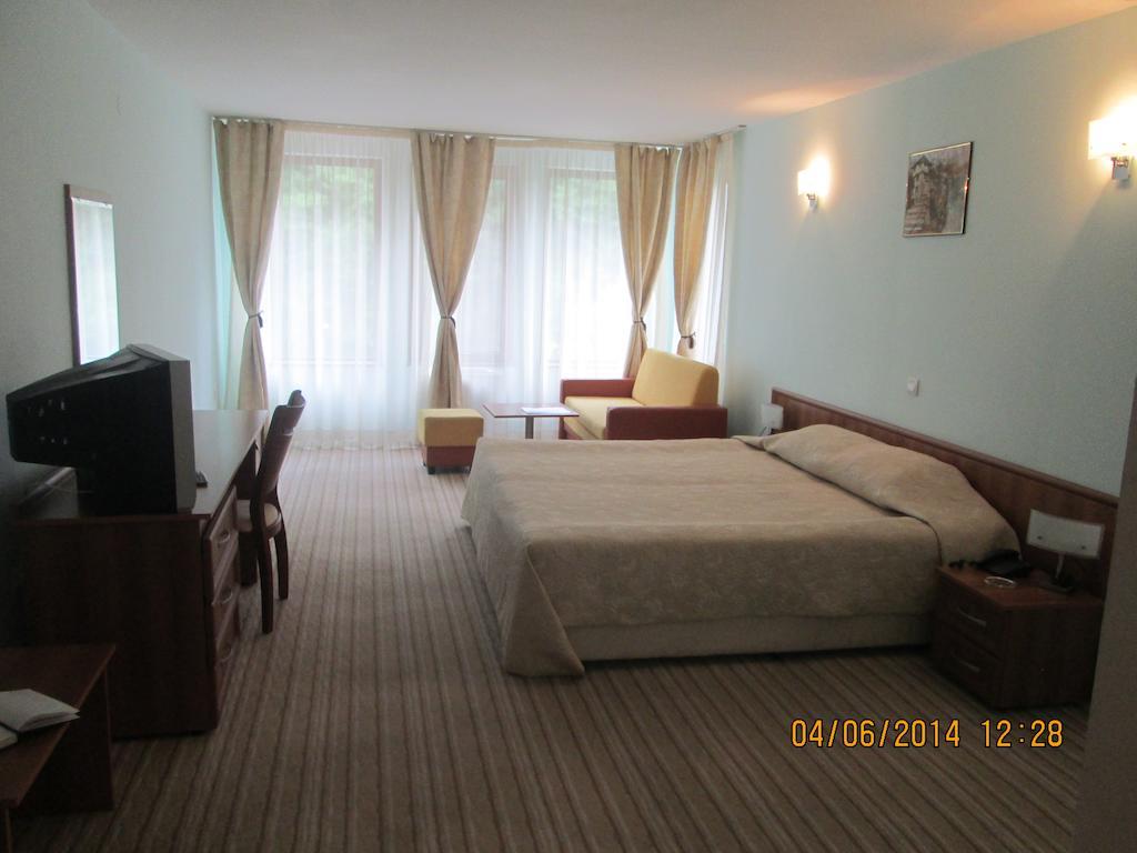 Fisherman'S Hut Family Hotel Beden Экстерьер фото